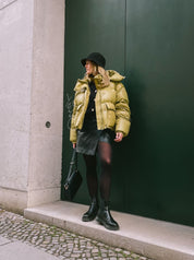 50 den Strumpfhose von saint sass in blickdichter, schwarzer Optik.