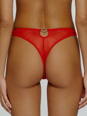 Roter Mave Brazilian Slip von saint sass mit einem Herz Detail hinten. In weicher, anschmiegsamer Qualität und moderner, figurbetonter Passform.