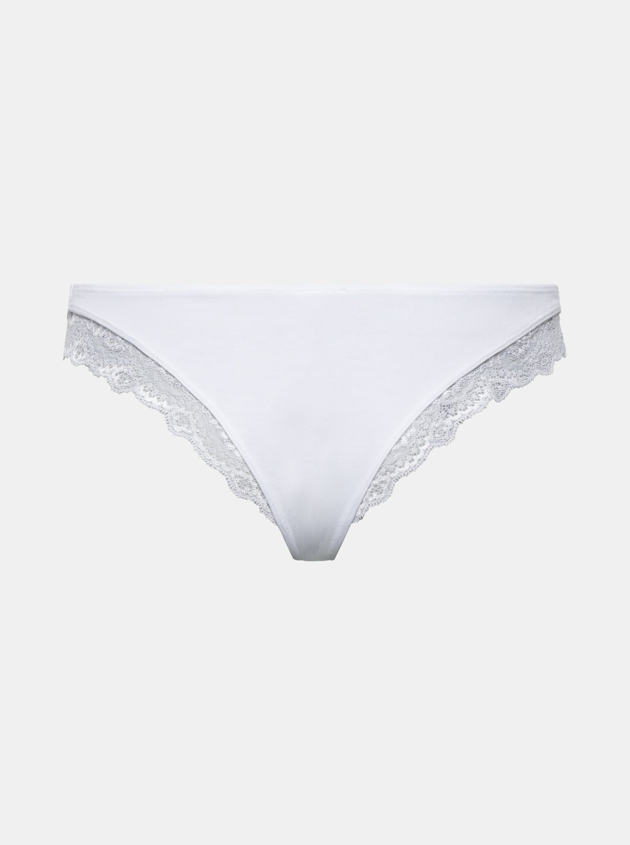 Rückansicht Freisteller von weißem Everyday Cotton Spitzen Brazilian von saint sass. In weicher, anschmiegsamer Qualität und moderner, figurbetonter Passform. Mit Spitze am Beinausschnitt.