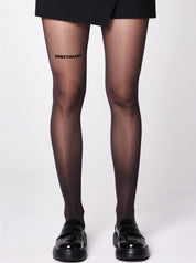 Die Statement Strumpfhose von saint sass mit dem Statement Sweetheart. In 40 den und semi-transparenter Optik.